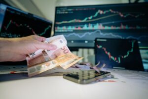 Como usar aplicativos de controle de despesas para eliminar dívidas e organizar suas finanças