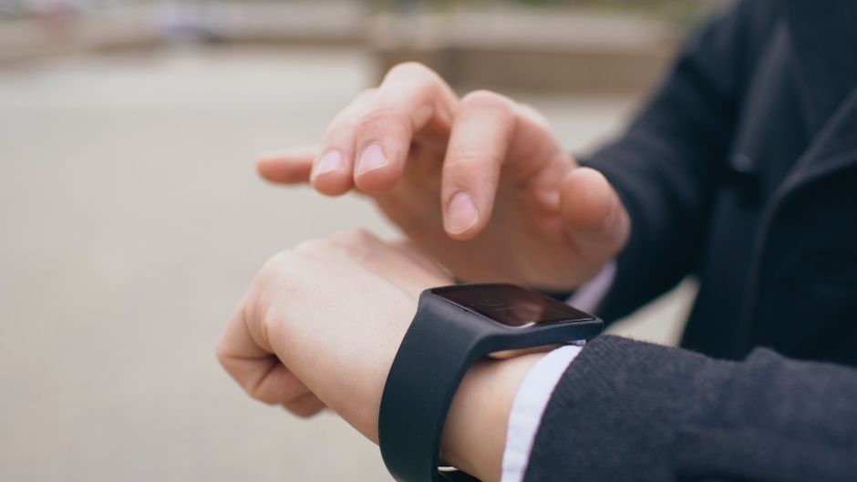 Toggl Track vs Clockify: qual escolher para controle de horas e relatórios no trabalho remoto